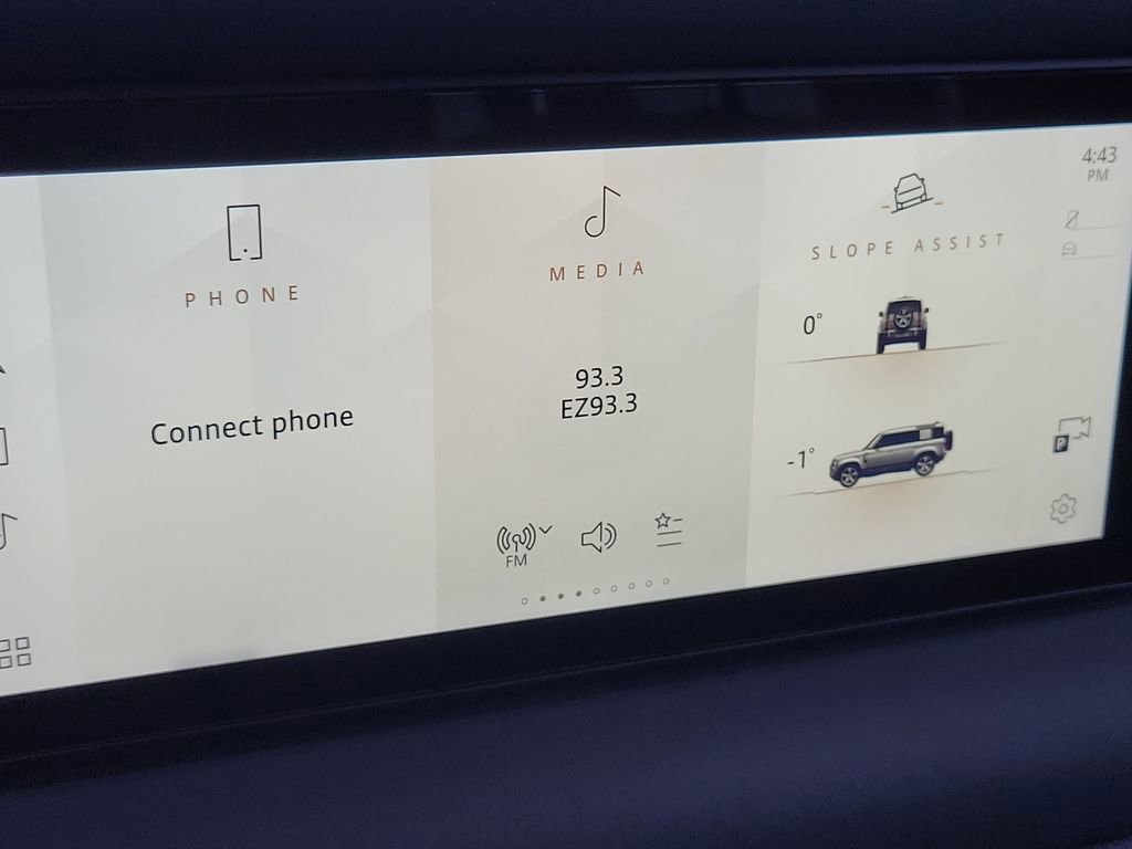 Used 2021 Land Rover Defender 110 SE image 18