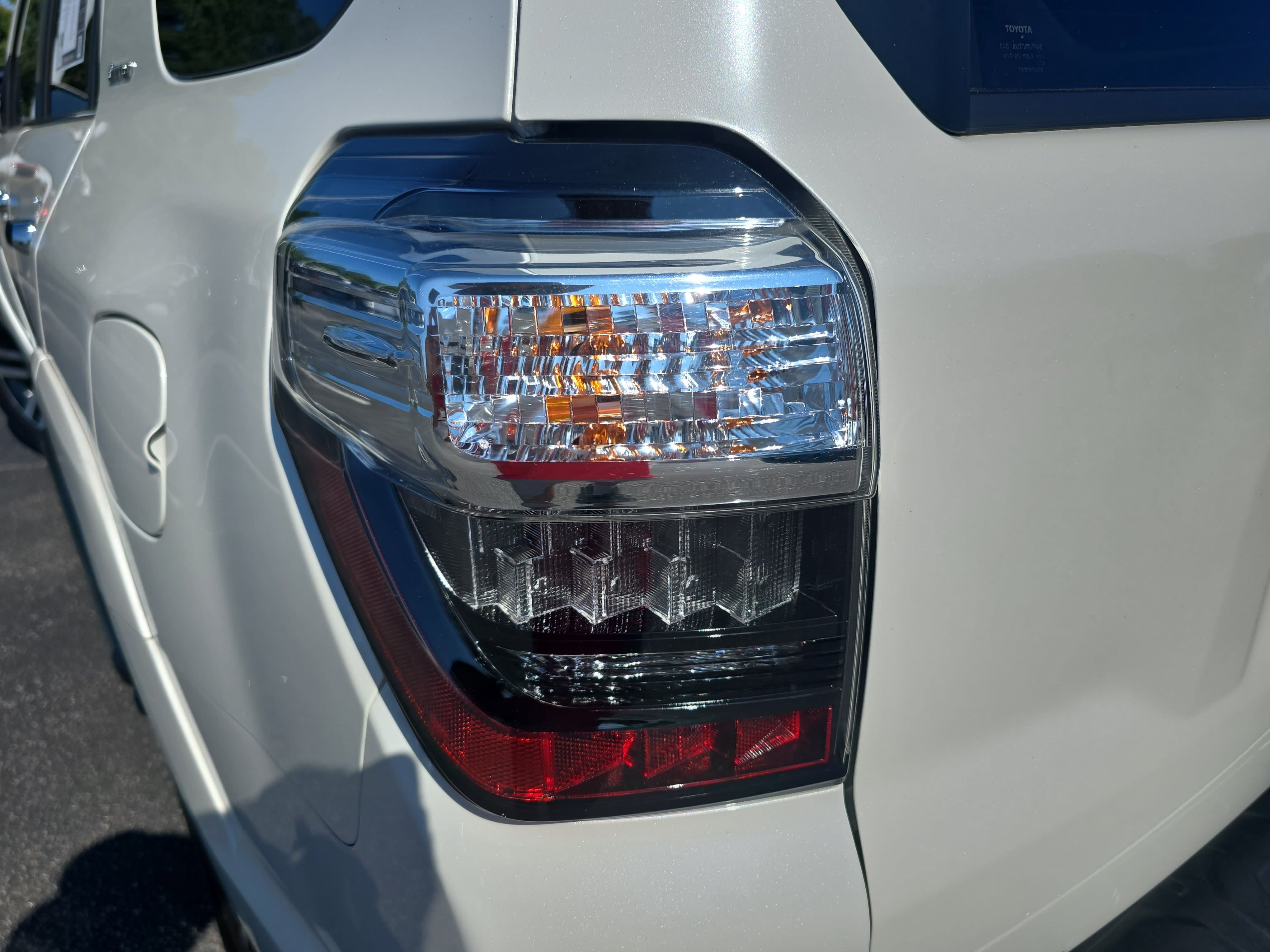 Used 2022 Toyota 4Runner Limited AWD/4WD image 32