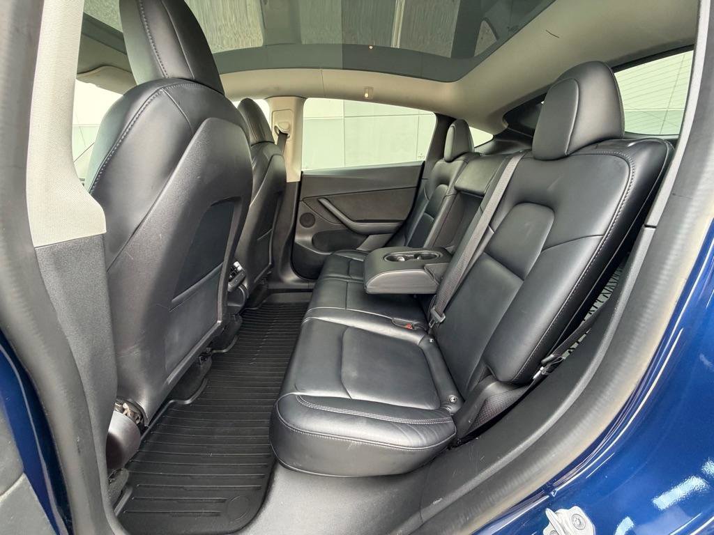 Used 2022 Tesla Model Y Long Range image 30