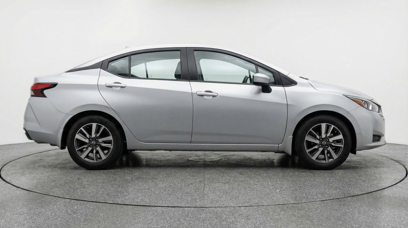 Used 2025 Nissan Versa SV image 11