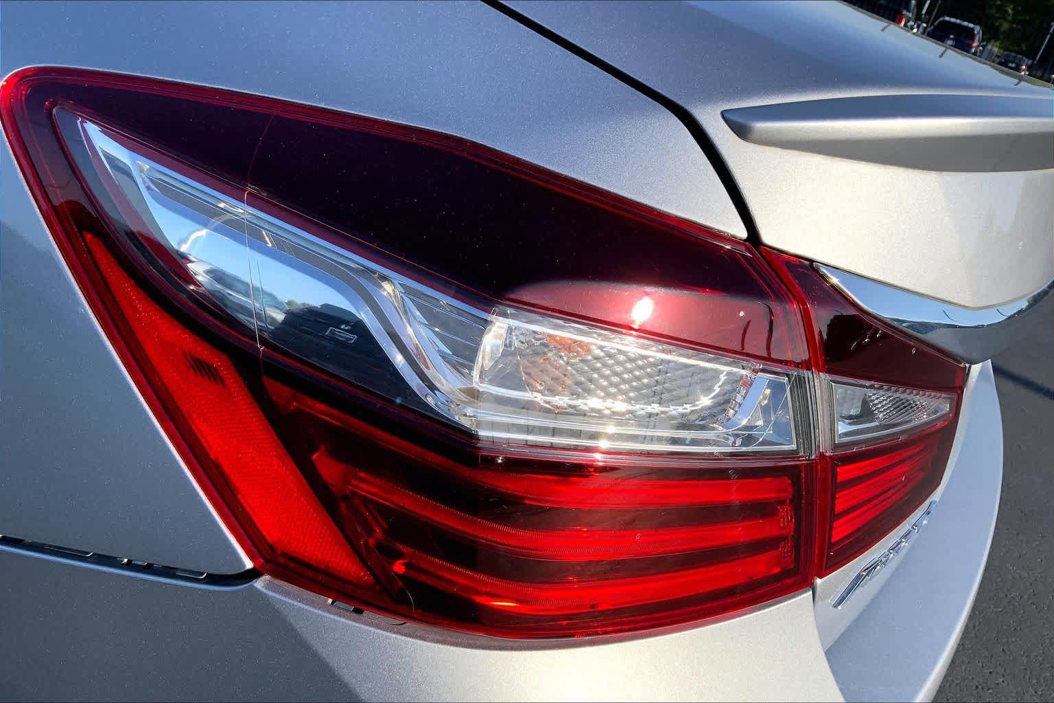 Used 2017 Honda Accord EX image 28