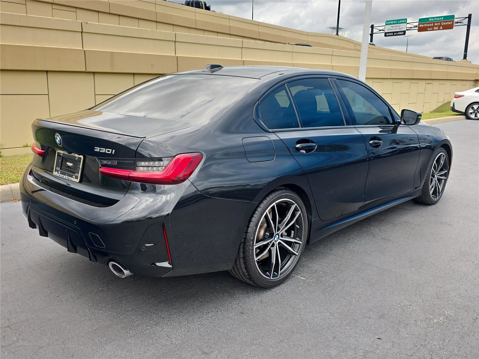 Certified 2023 BMW 330i 330i w/ M Sport Package image 3