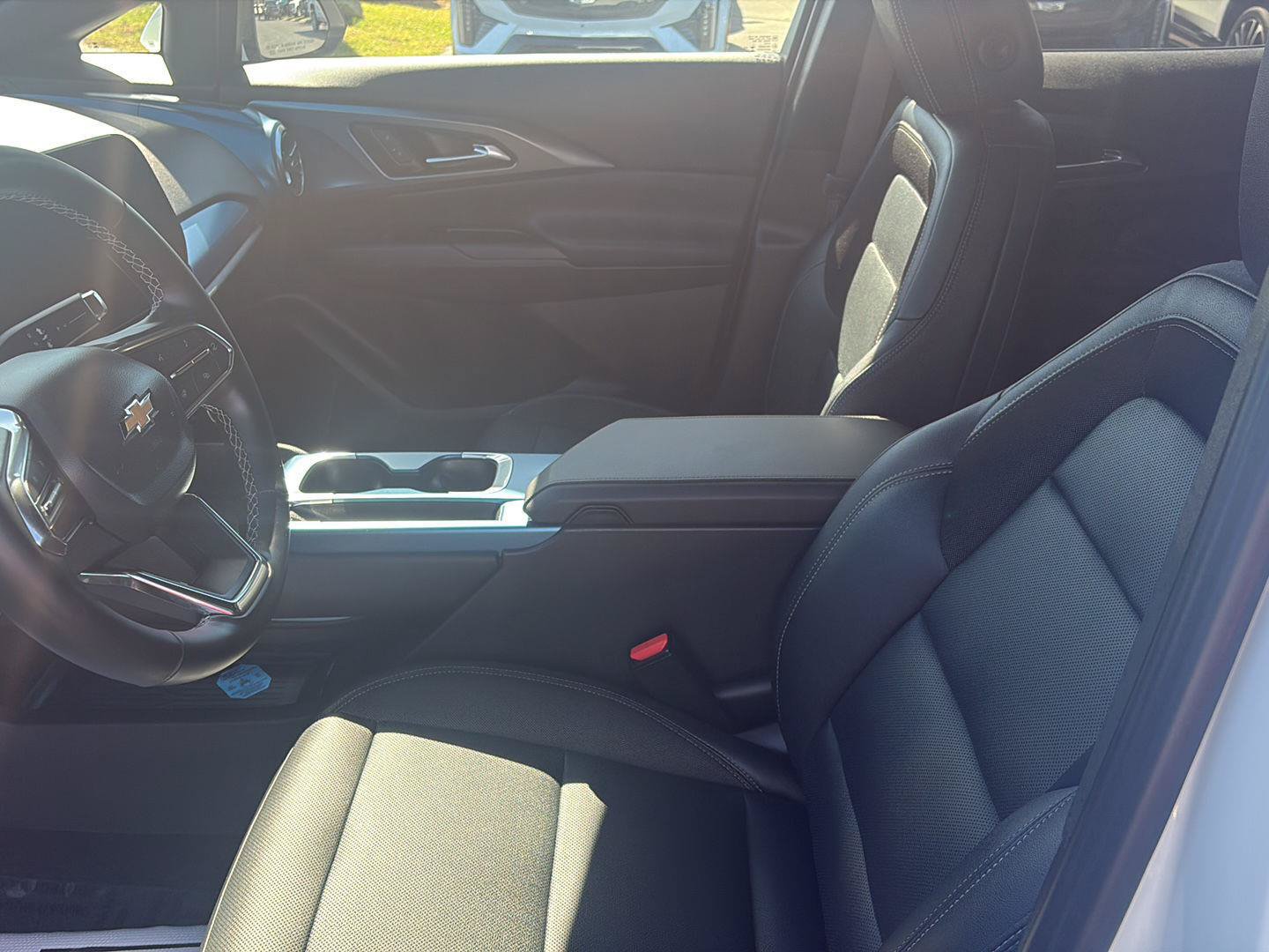 Used 2024 Chevrolet Equinox EV LT w/ LPO, Active Package FWD image 15