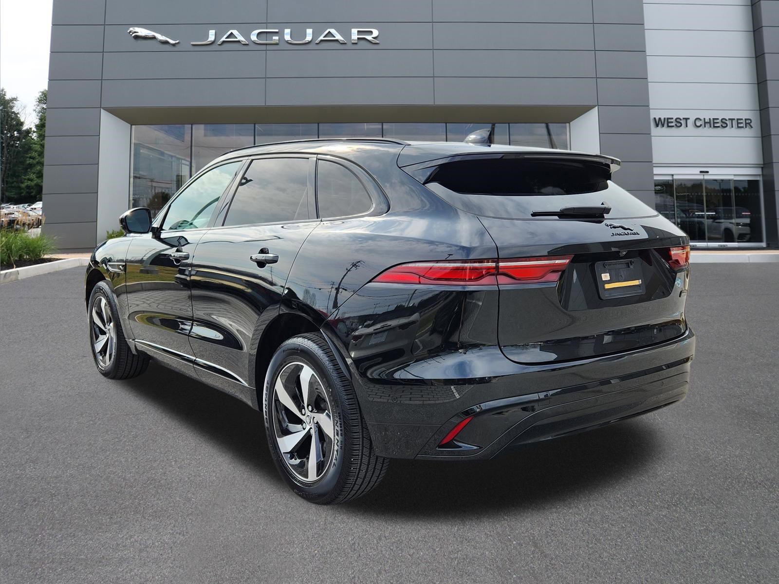 Certified 2026 Jaguar F-PACE R-Dynamic S image 3