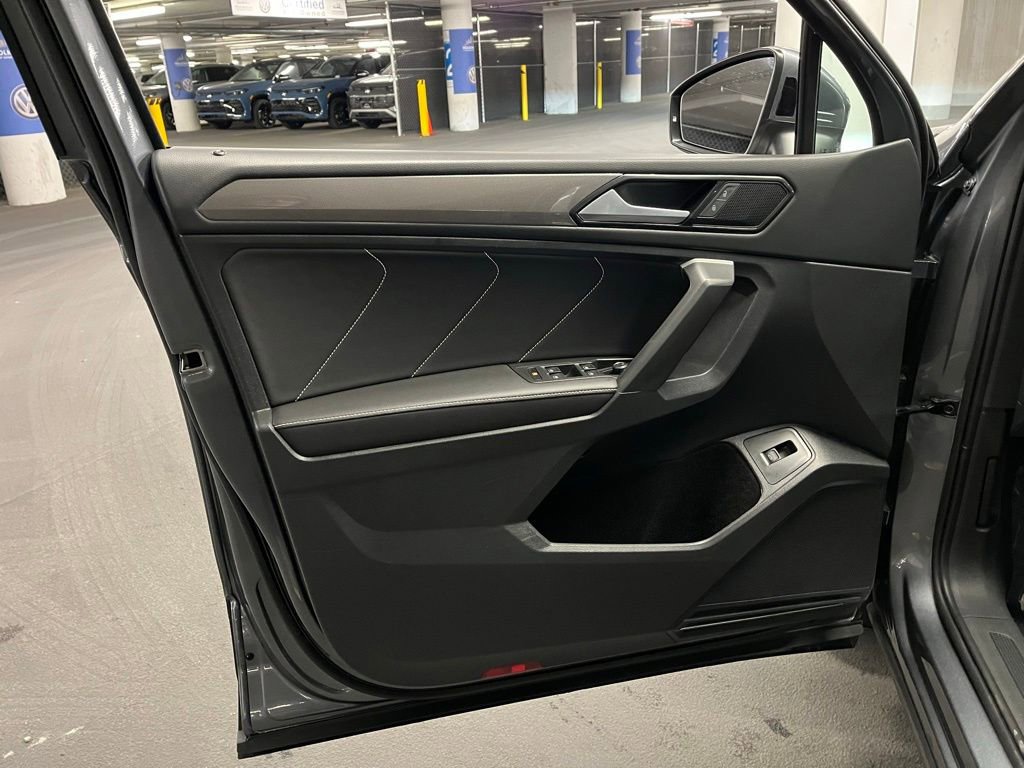 Certified 2024 Volkswagen Tiguan SE AWD/4WD image 19