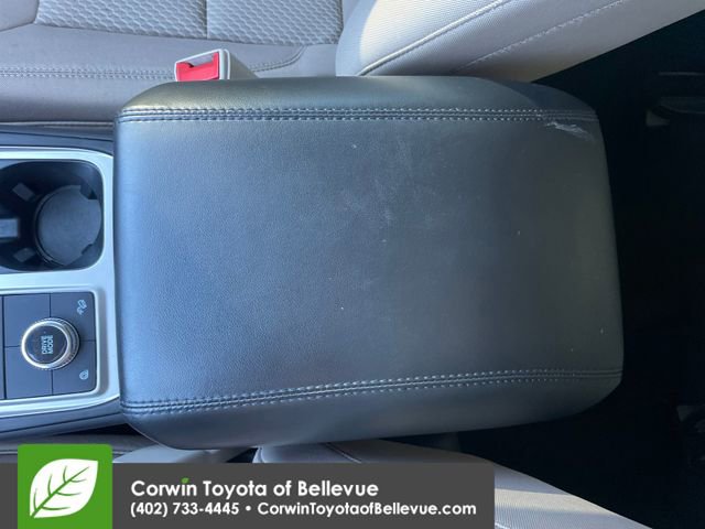 Used 2023 Ford Explorer XLT AWD/4WD image 15