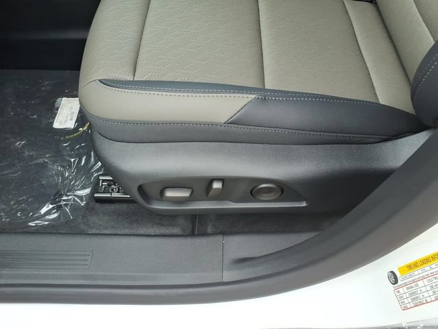 New 2026 Chevrolet Equinox LT w/ Convenience Package II AWD/4WD image 19