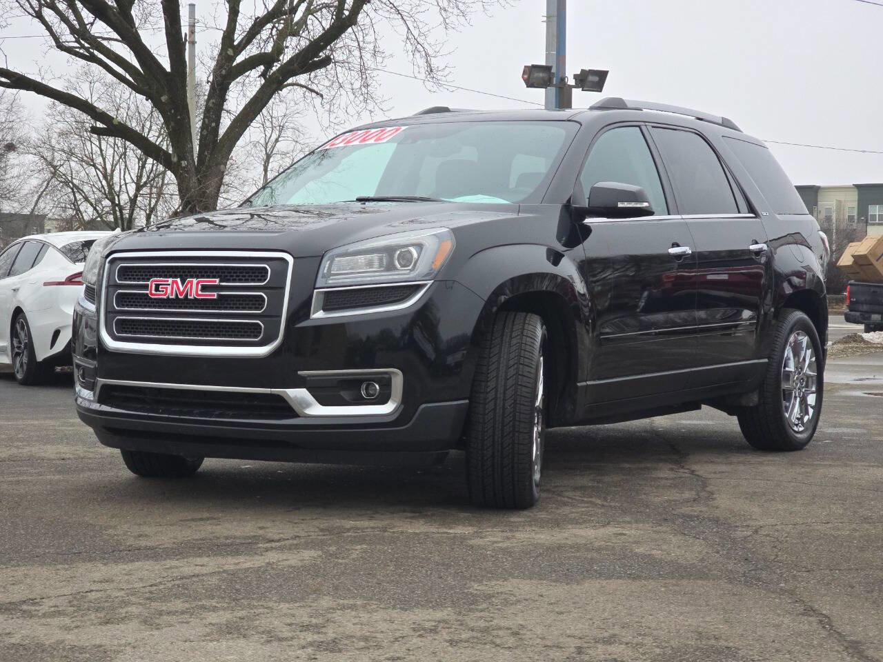Used 2017 GMC Acadia Limited SLT image 2