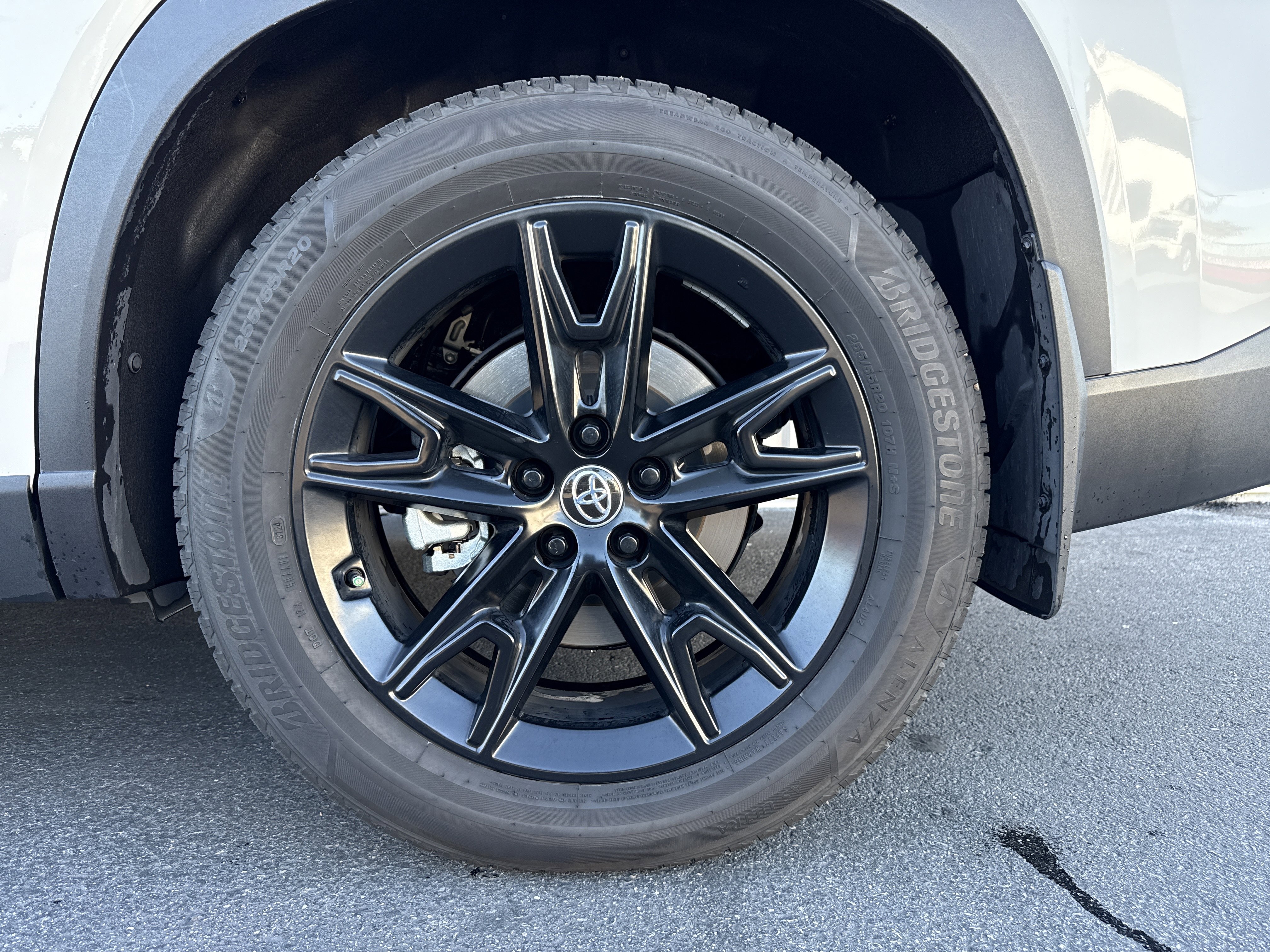 Used 2024 Toyota Grand Highlander Limited image 3