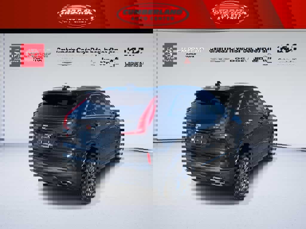 Used 2024 Cadillac XT4 Premium Luxury image 7