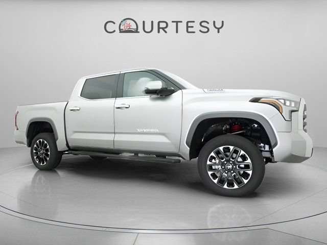 Used 2025 Toyota Tundra Limited AWD/4WD image 30