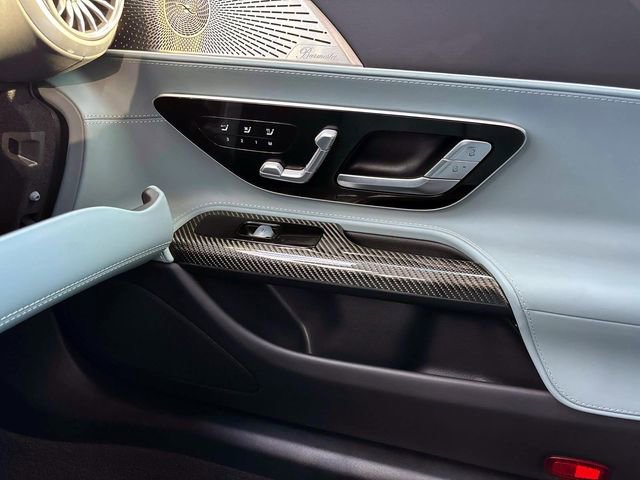 Used 2022 Mercedes-Benz SL 55 AMG 4MATIC w/ Driver Assistance Package image 26