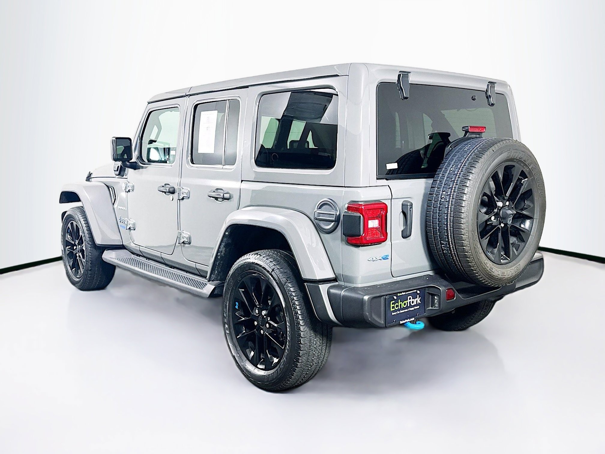 Used 2022 Jeep Wrangler Sahara w/ Cold Weather Group image 5