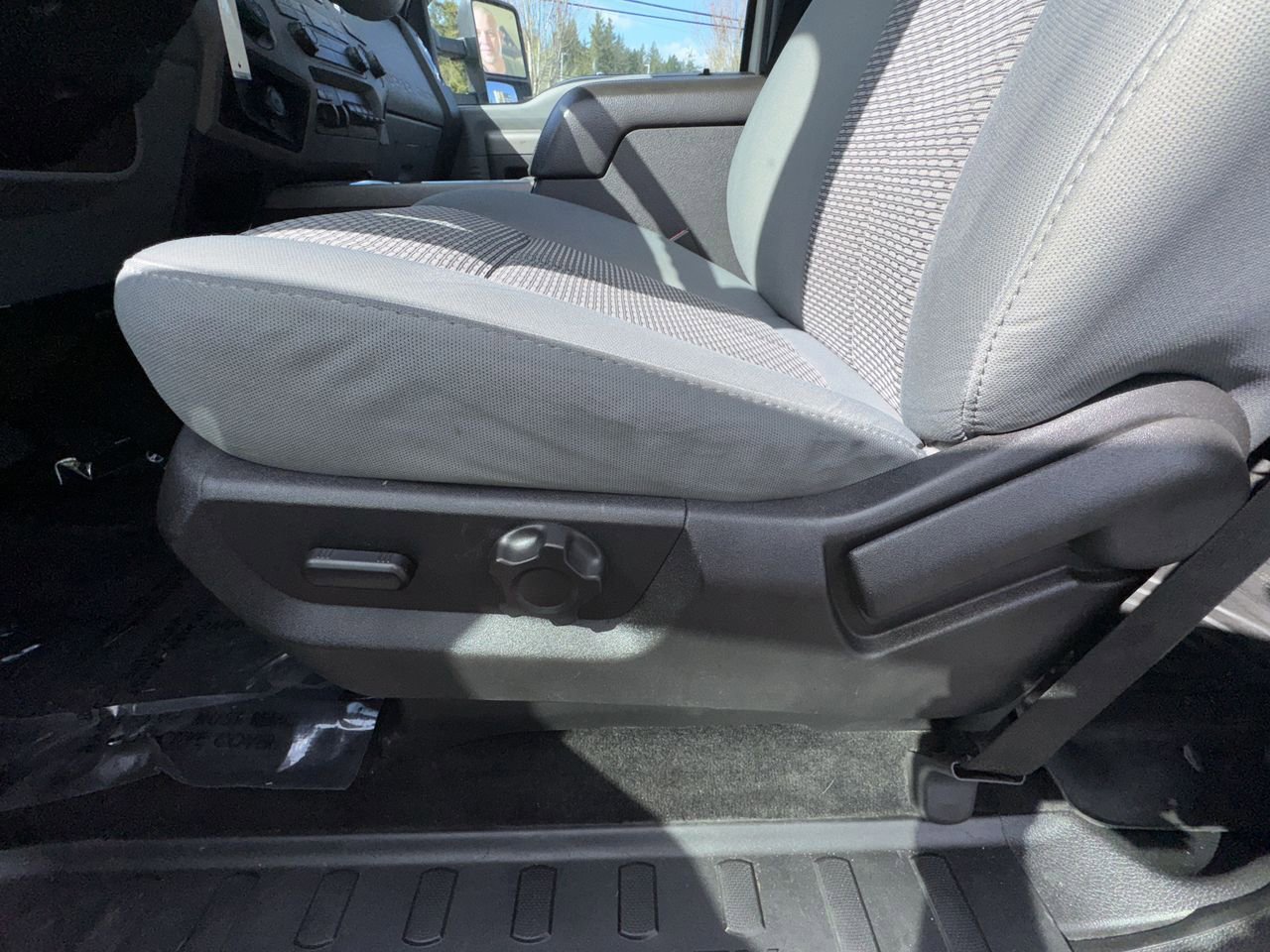 Used 2011 Ford F350 4x4 Crew Cab Super Duty image 14