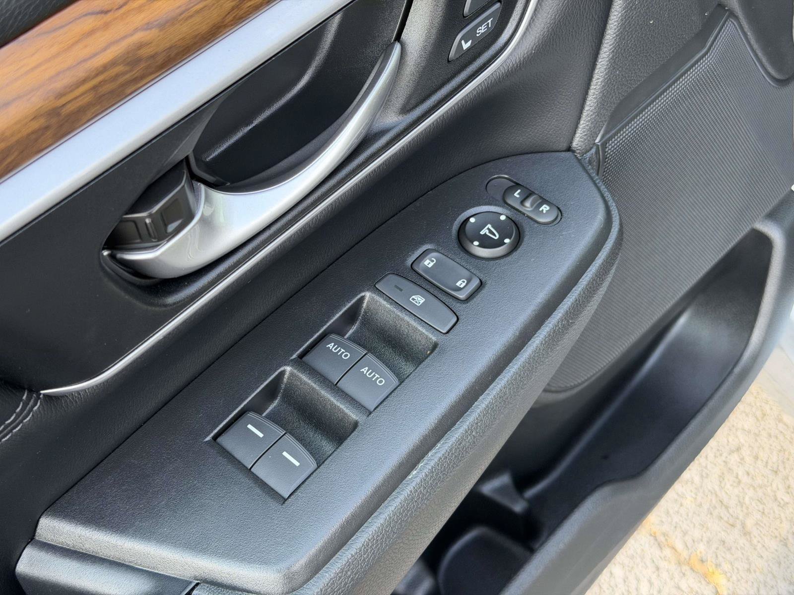 Used 2017 Honda CR-V EX-L image 7