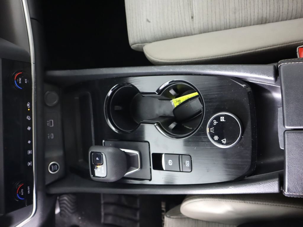 Used 2023 Nissan Rogue SV AWD/4WD image 14