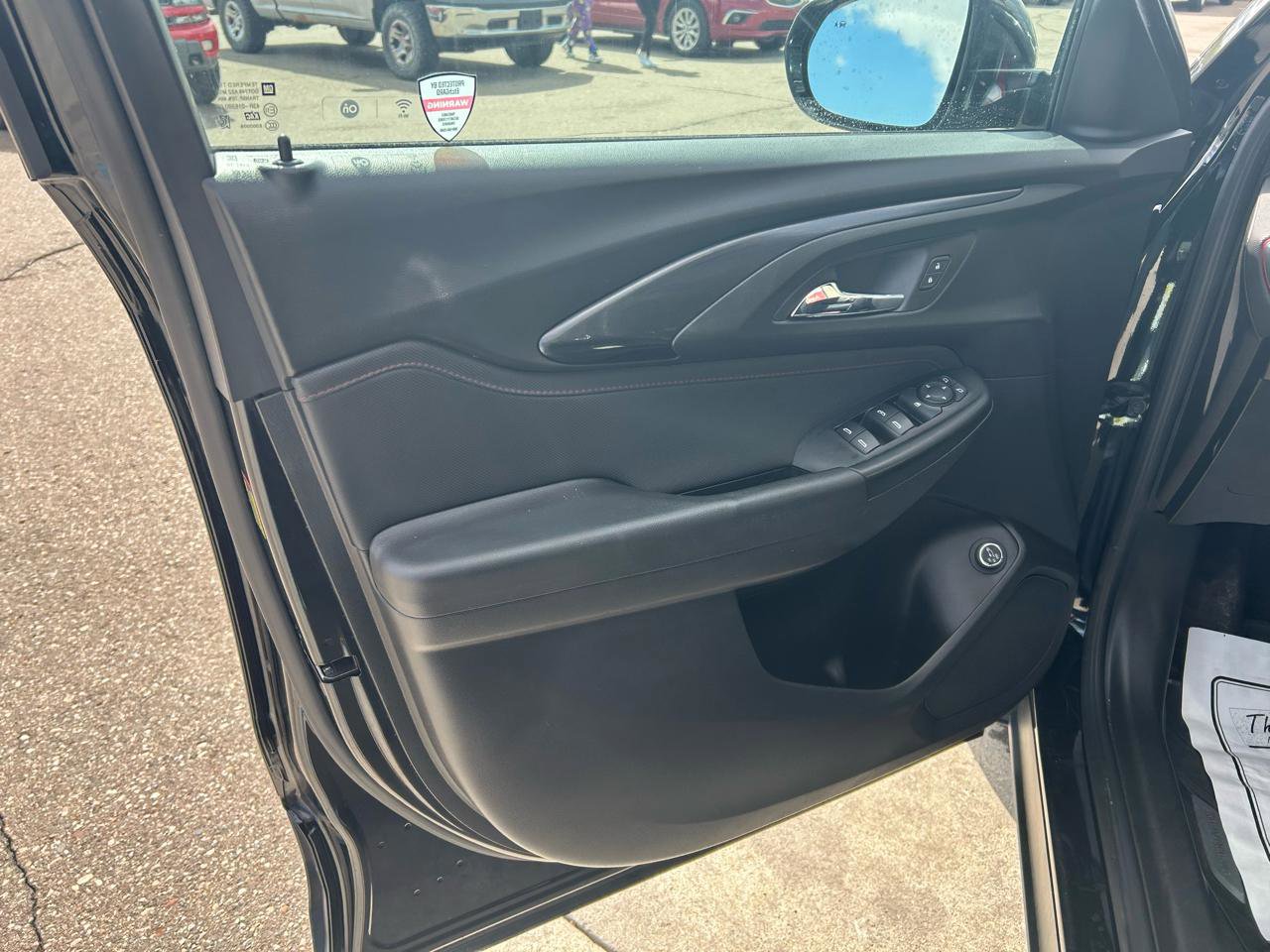 Used 2022 Chevrolet TrailBlazer RS w/ Sun and Liftgate Package FWD image 15