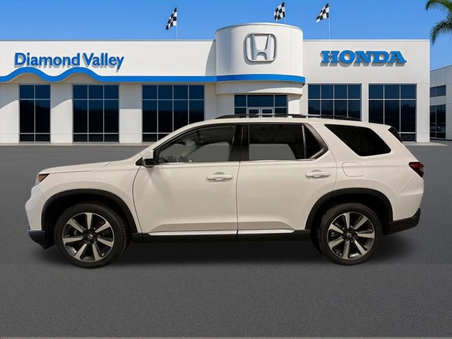 New 2025 Honda Pilot Touring image 6