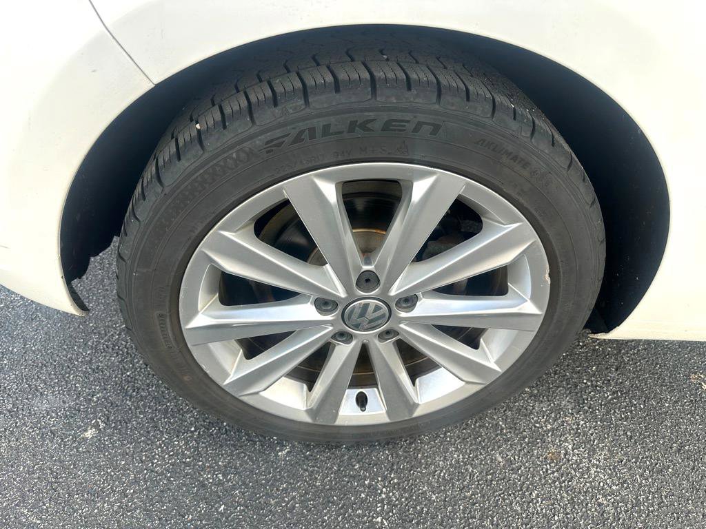 Used 2013 Volkswagen Golf TDI image 13