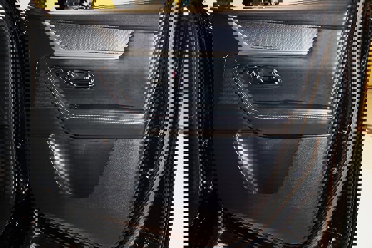 Used 2025 MAZDA CX-70 Plug-In Hybrid w/ Premium Pkg image 48