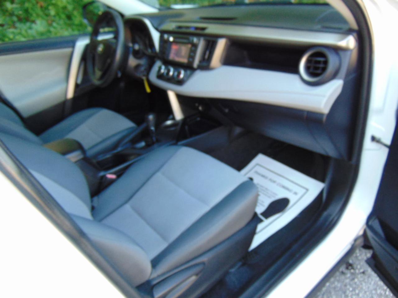 Used 2014 Toyota RAV4 LE FWD image 19