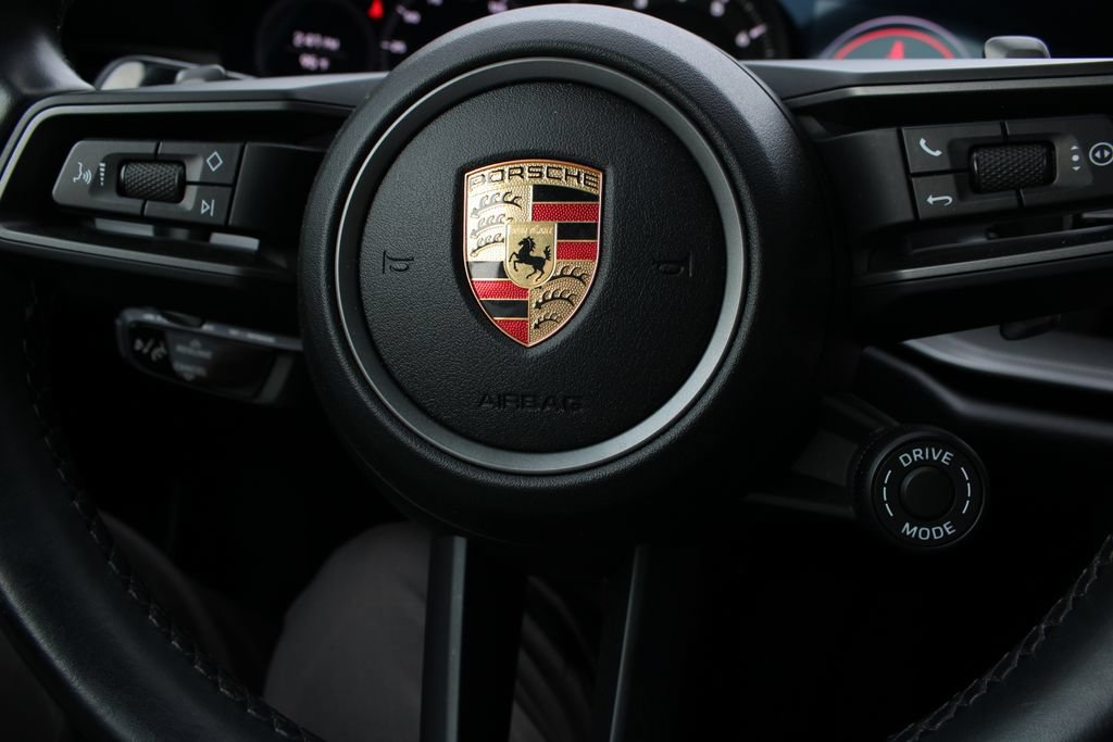 Used 2021 Porsche 911 Carrera RWD image 7