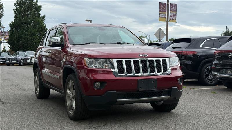 Used 2013 Jeep Grand Cherokee Overland AWD/4WD image 4