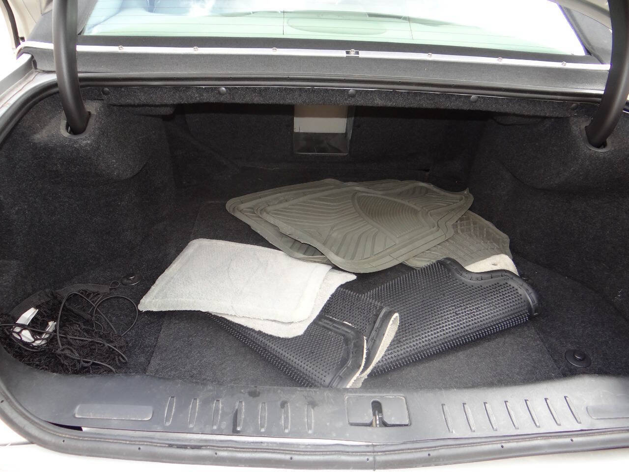Used 2007 Cadillac DTS Luxury I w/ Sun And Sound Package FWD image 35