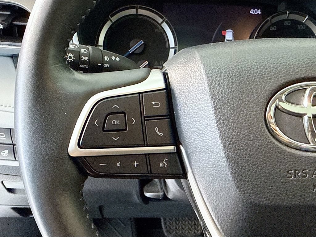 Used 2022 Toyota Highlander Limited FWD image 11