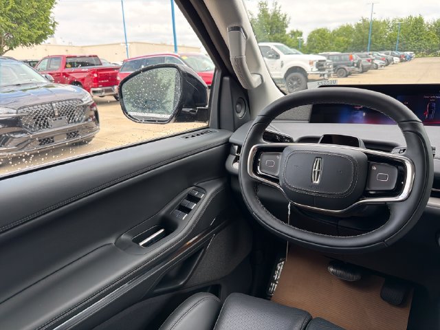 New 2026 Lincoln Navigator Reserve AWD/4WD image 18
