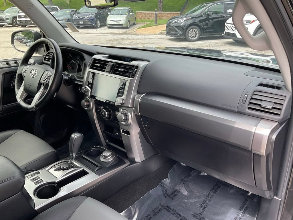Used 2023 Toyota 4Runner SR5 Premium w/ Moonroof Package AWD/4WD image 19