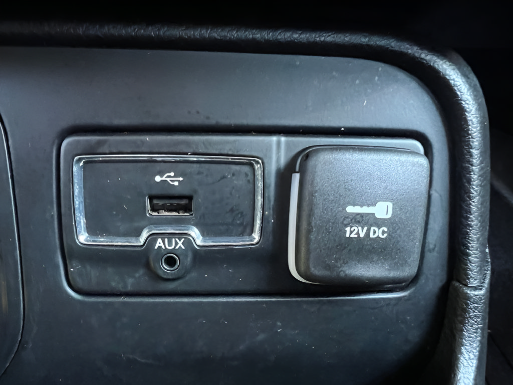 Used 2016 Jeep Renegade Sport w/ Power & Air Group FWD image 25