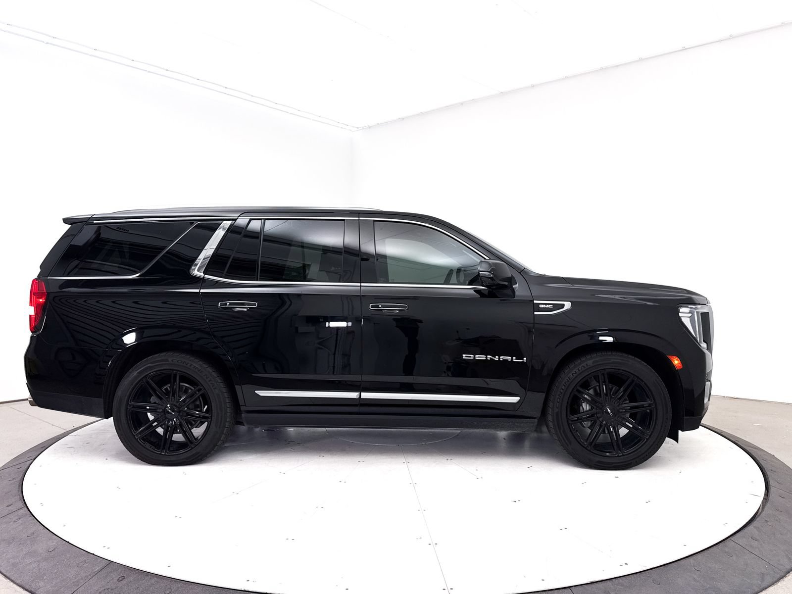 Used 2021 GMC Yukon Denali w/ Denali Ultimate Package AWD/4WD image 44