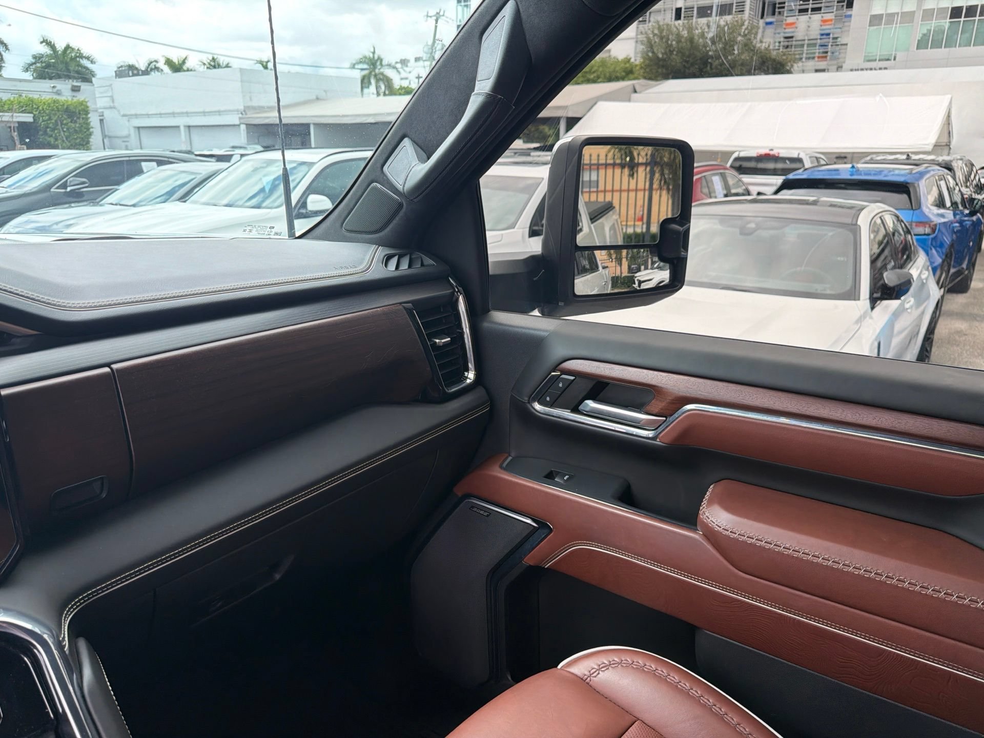 Used 2024 GMC Sierra 2500 Denali Ultimate AWD/4WD image 28