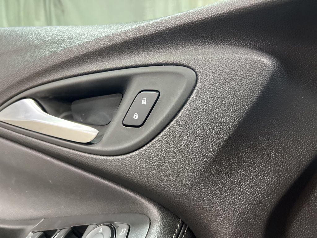 Used 2025 Buick Encore GX Preferred FWD image 34