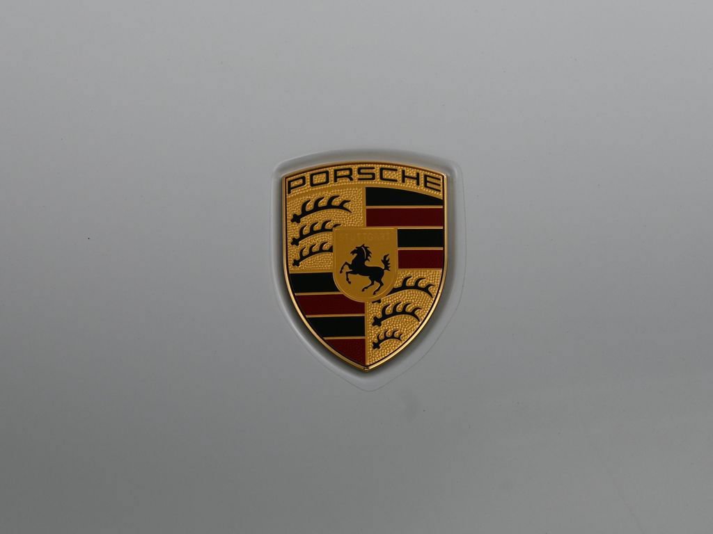 Certified 2025 Porsche Macan Turbo AWD/4WD image 34