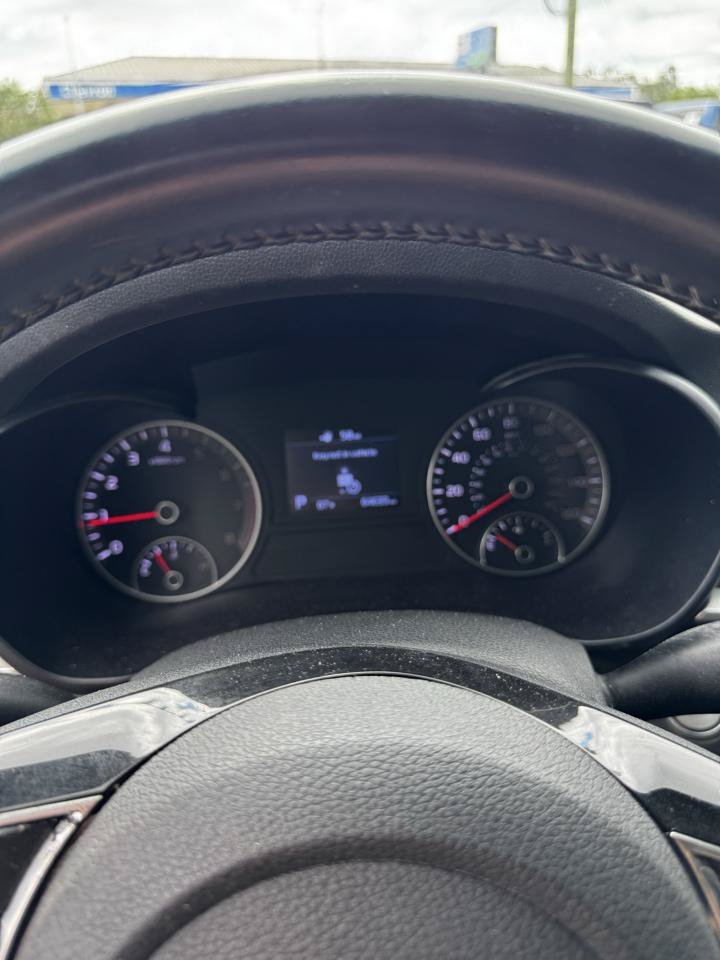 Used 2019 Kia Optima S FWD image 9