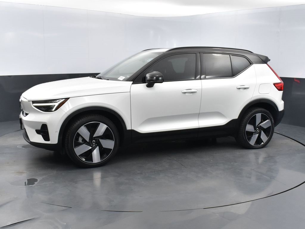 Used 2024 Volvo XC40 Recharge Plus w/ Protection Package Premier image 5