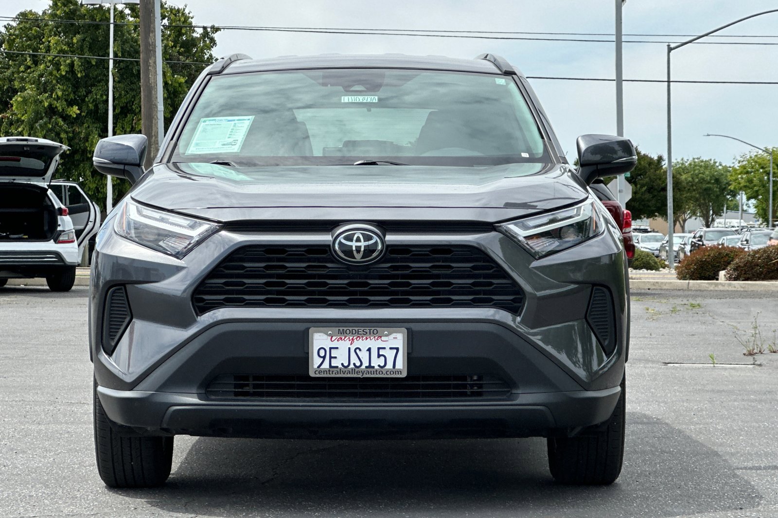 Used 2022 Toyota RAV4 XLE w/ XLE Grade Weather Package AWD/4WD image 9