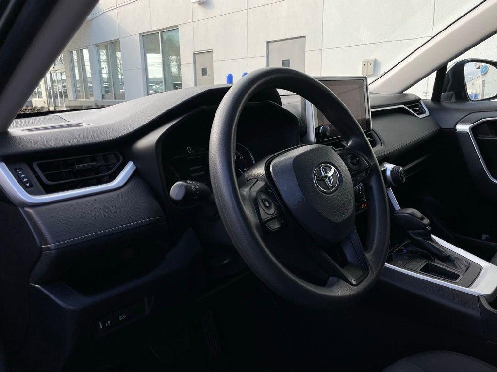 Used 2024 Toyota RAV4 XLE image 29