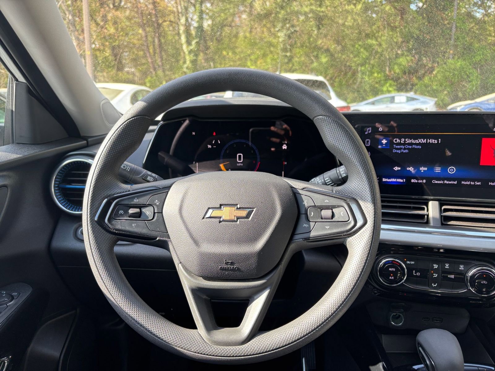 Used 2025 Chevrolet Trax LT image 35