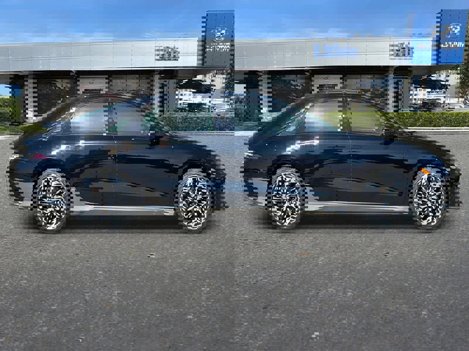 New 2025 Hyundai Ioniq 6 Limited image 8