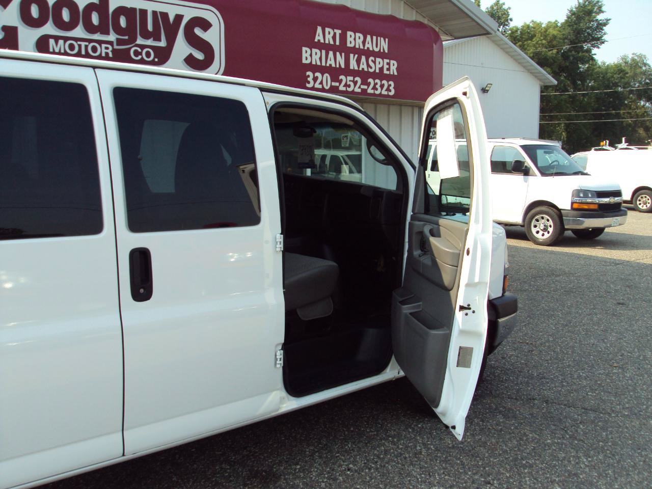 Used 2013 Chevrolet Express 1500 LT w/ LT Preferred Equipment Group AWD/4WD image 12