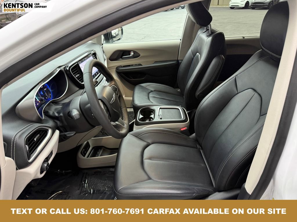 Used 2024 Chrysler Pacifica Touring-L image 27