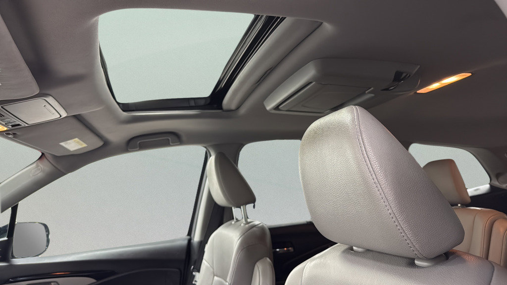 Used 2021 Honda Pilot Touring image 21