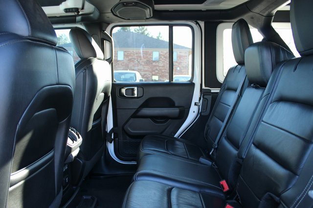 Used 2018 Jeep Wrangler Unlimited Sahara image 31