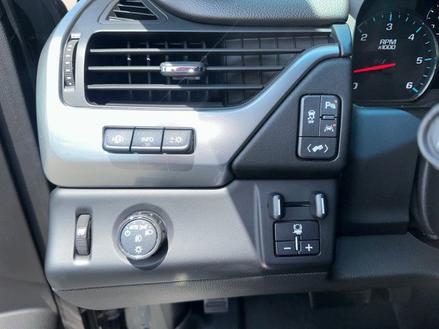 Used 2018 Chevrolet Tahoe Premier RWD image 12