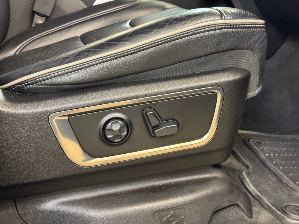 Used 2021 RAM 1500 Limited w/ Body Color Bumper Group image 27