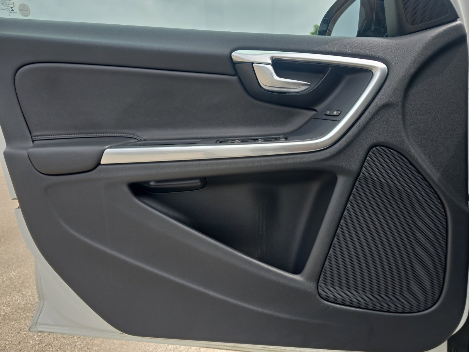 Used 2018 Volvo V60 T5 Cross Country w/ Convenience Package AWD/4WD image 28