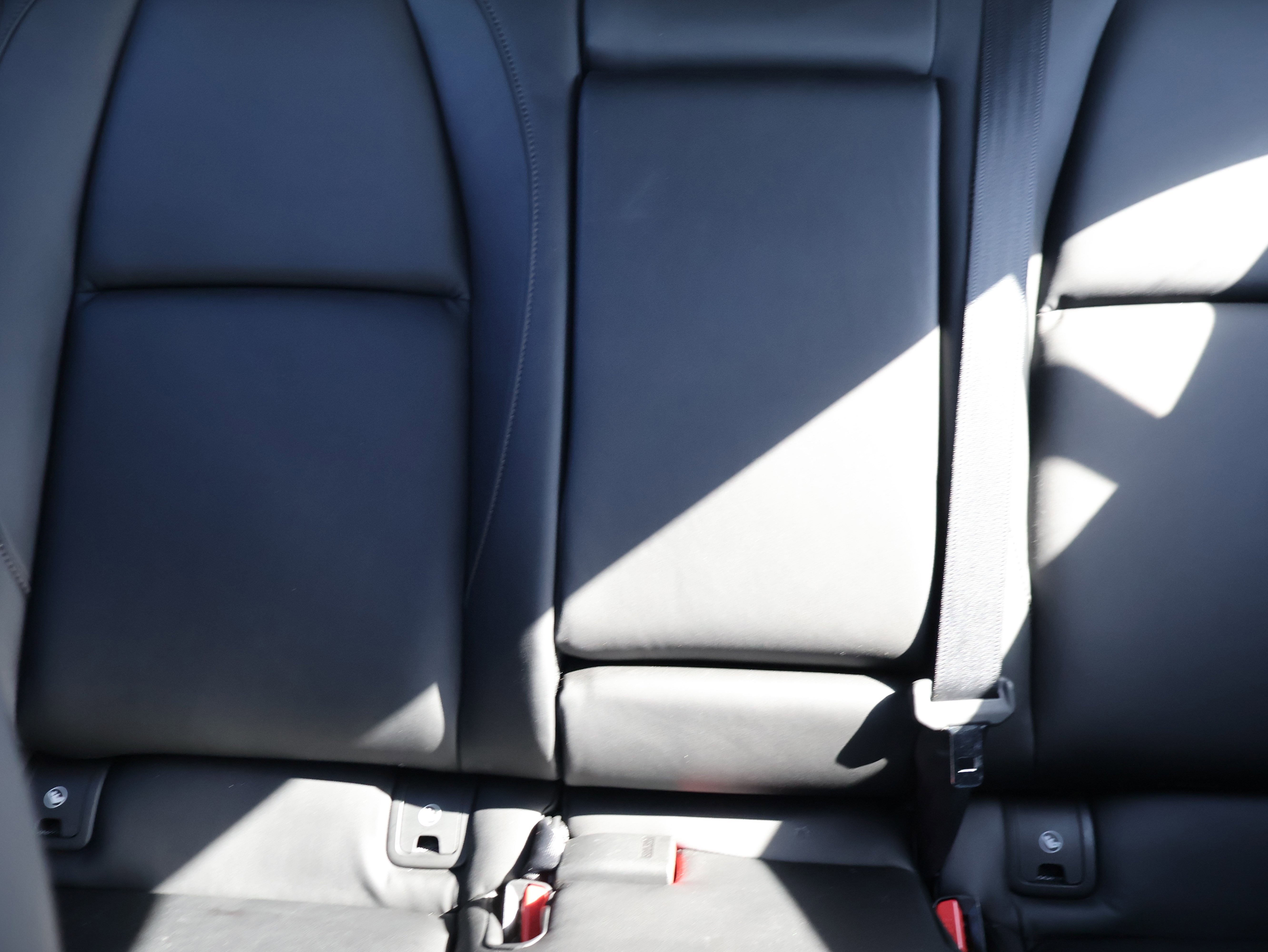 Used 2019 MAZDA MAZDA3 Hatchback w/ Preferred Package image 12